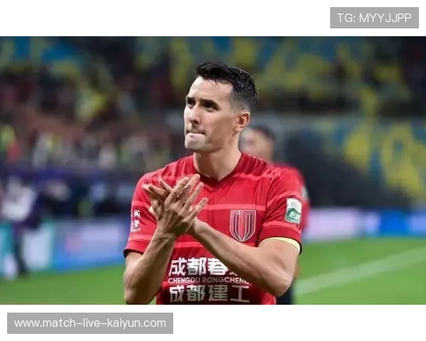 老将周定洋加盟深圳新鹏城，跑不死中场带来经验