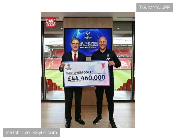 英超“英超冠军”奖杯开启2026年社区巡展,首站抵达利物浦一残疾人足球学校 英超“英超冠军”奖杯开启2026年社区巡展,首站抵达利物浦一残疾人足球学校